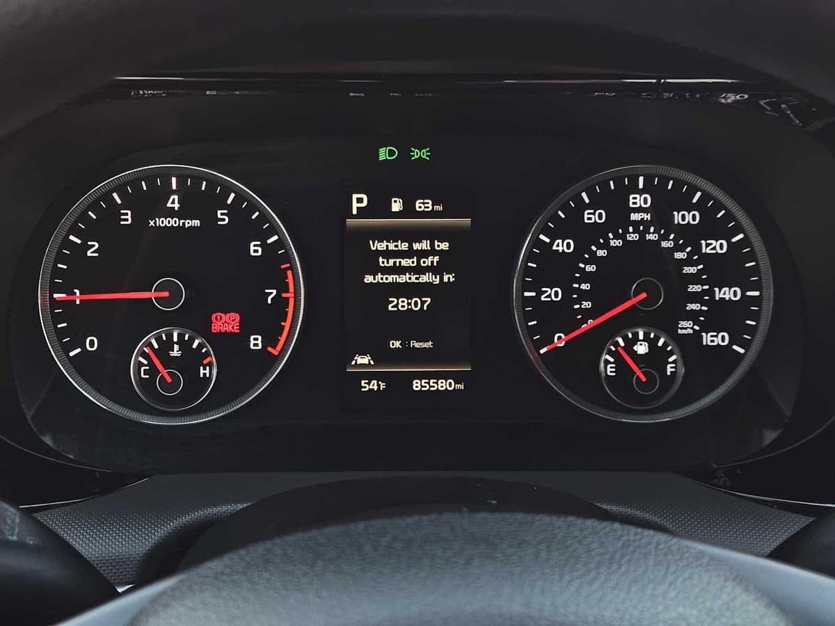 2022 Kia K5 - Image 16