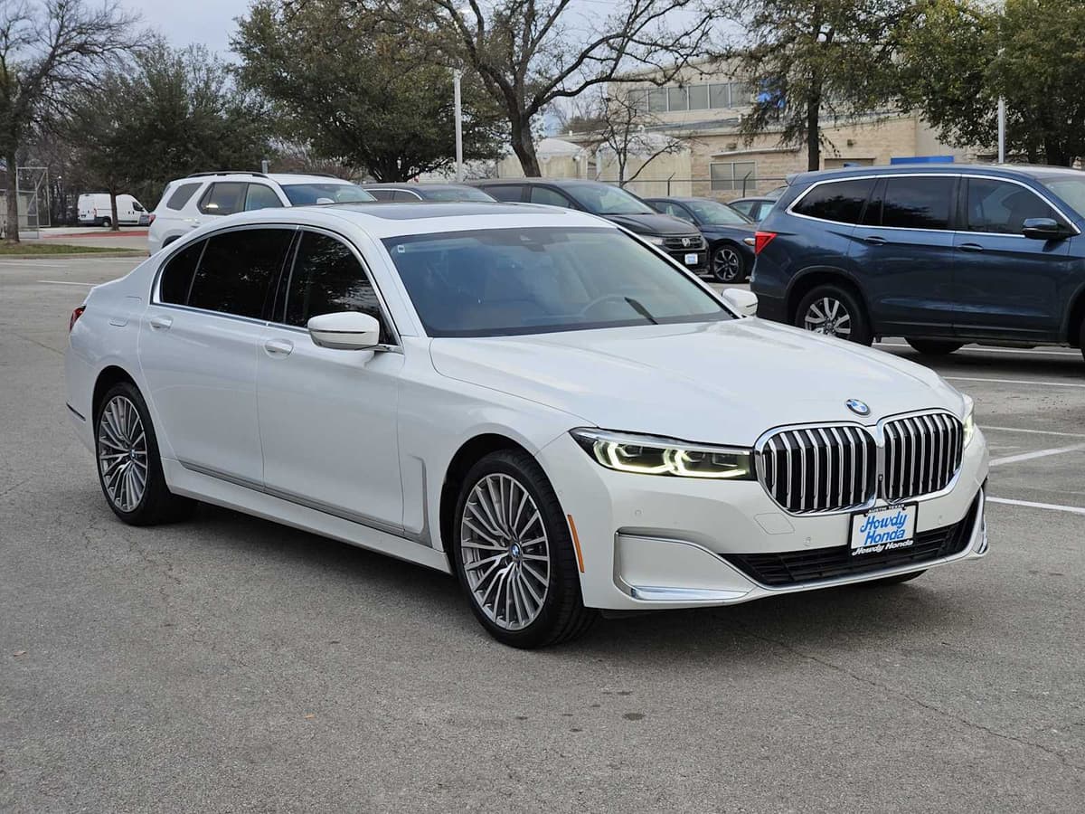 2020 BMW 740i - Image 3