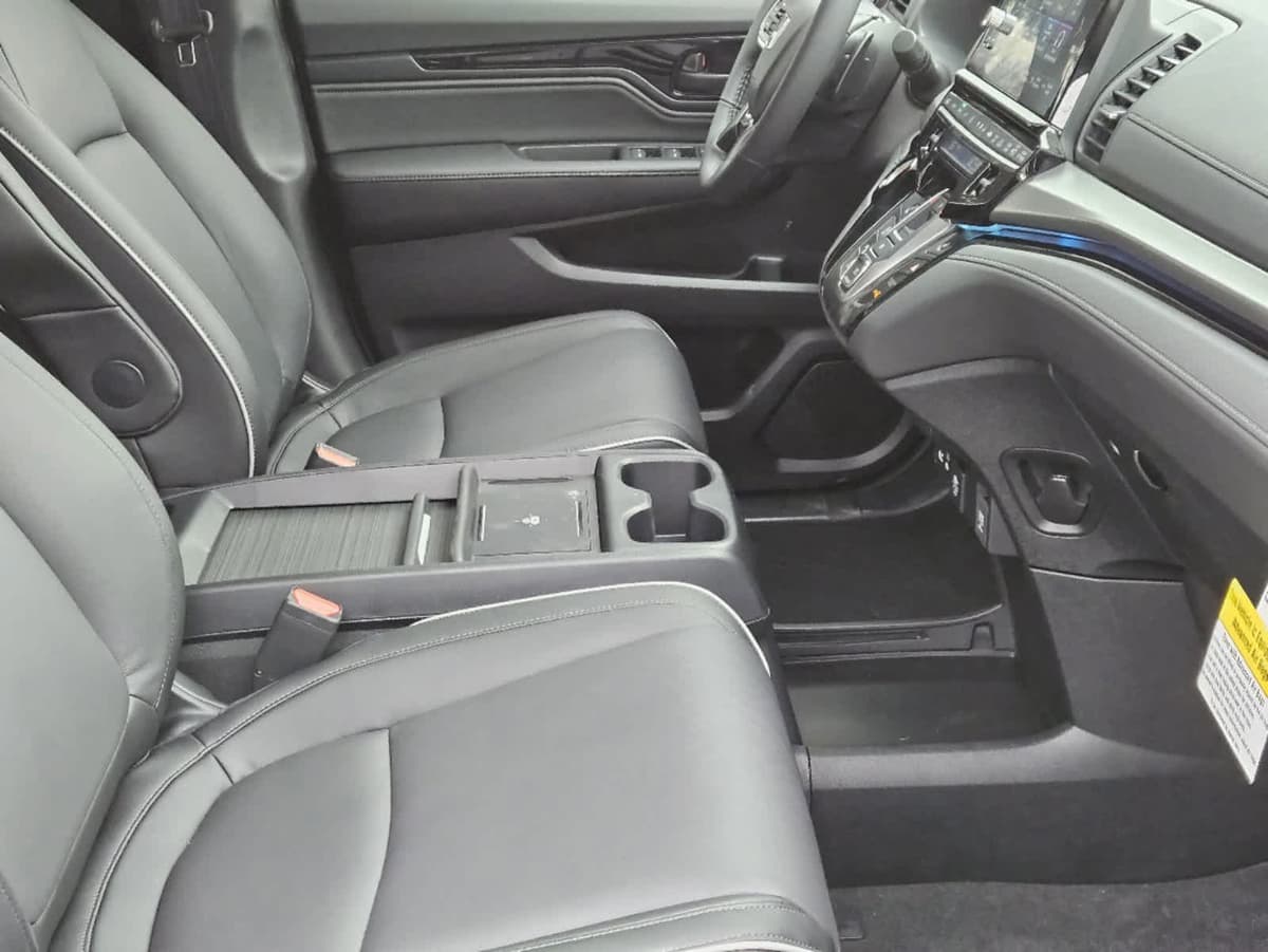 2026 Honda Odyssey - Image 12
