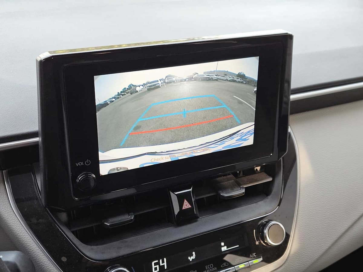 2023 Toyota Corolla - Image 18