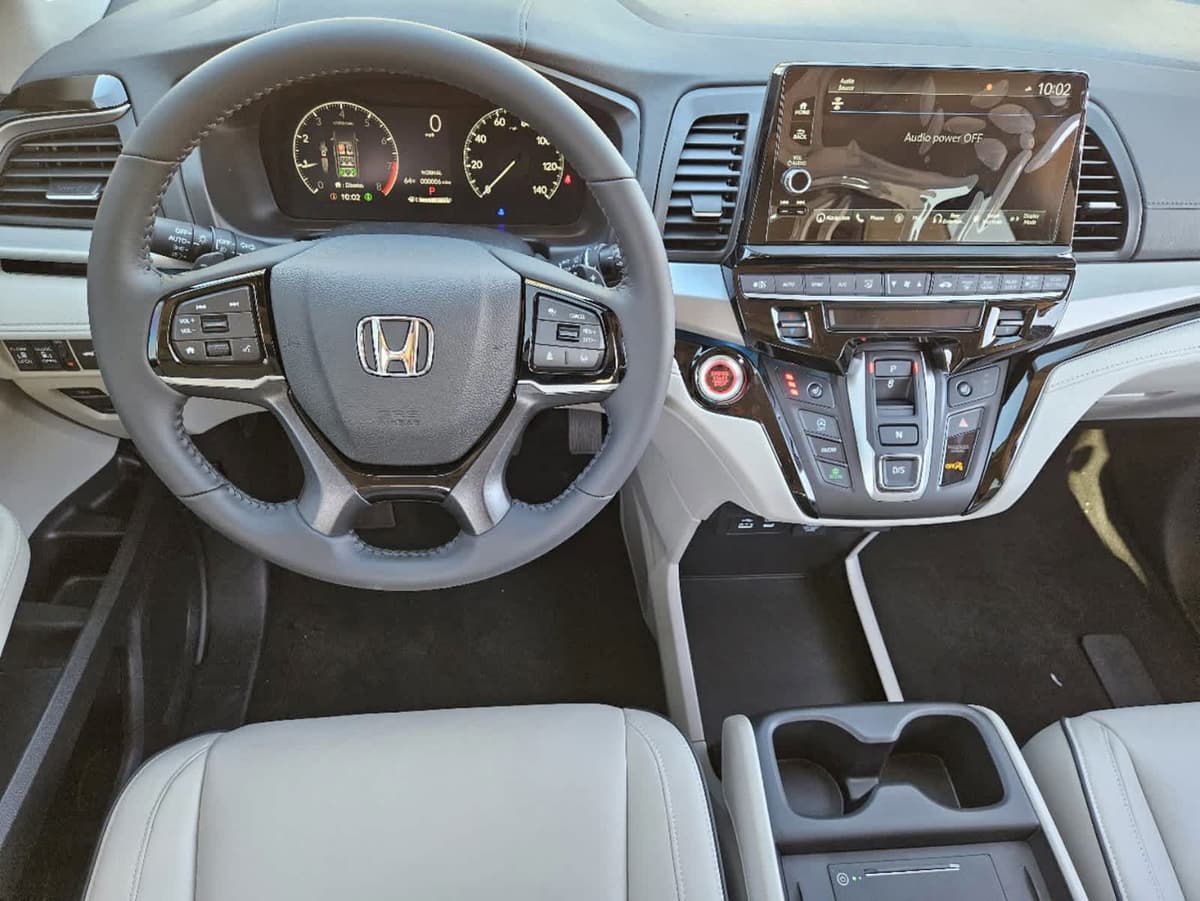 2026 Honda Odyssey - Image 21
