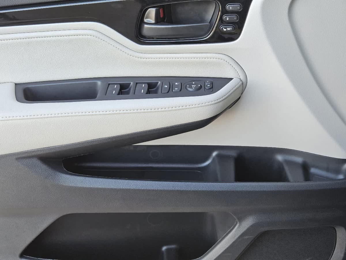 2026 Honda Odyssey - Image 18