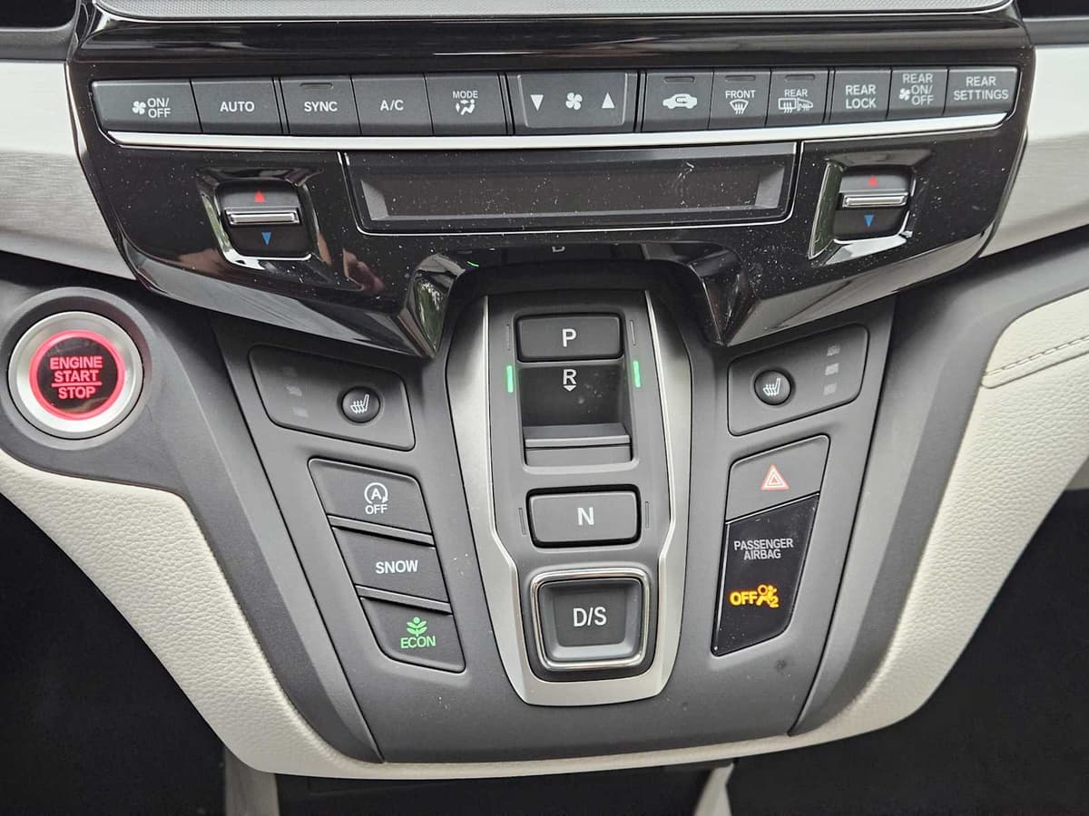 2026 Honda Odyssey - Image 16