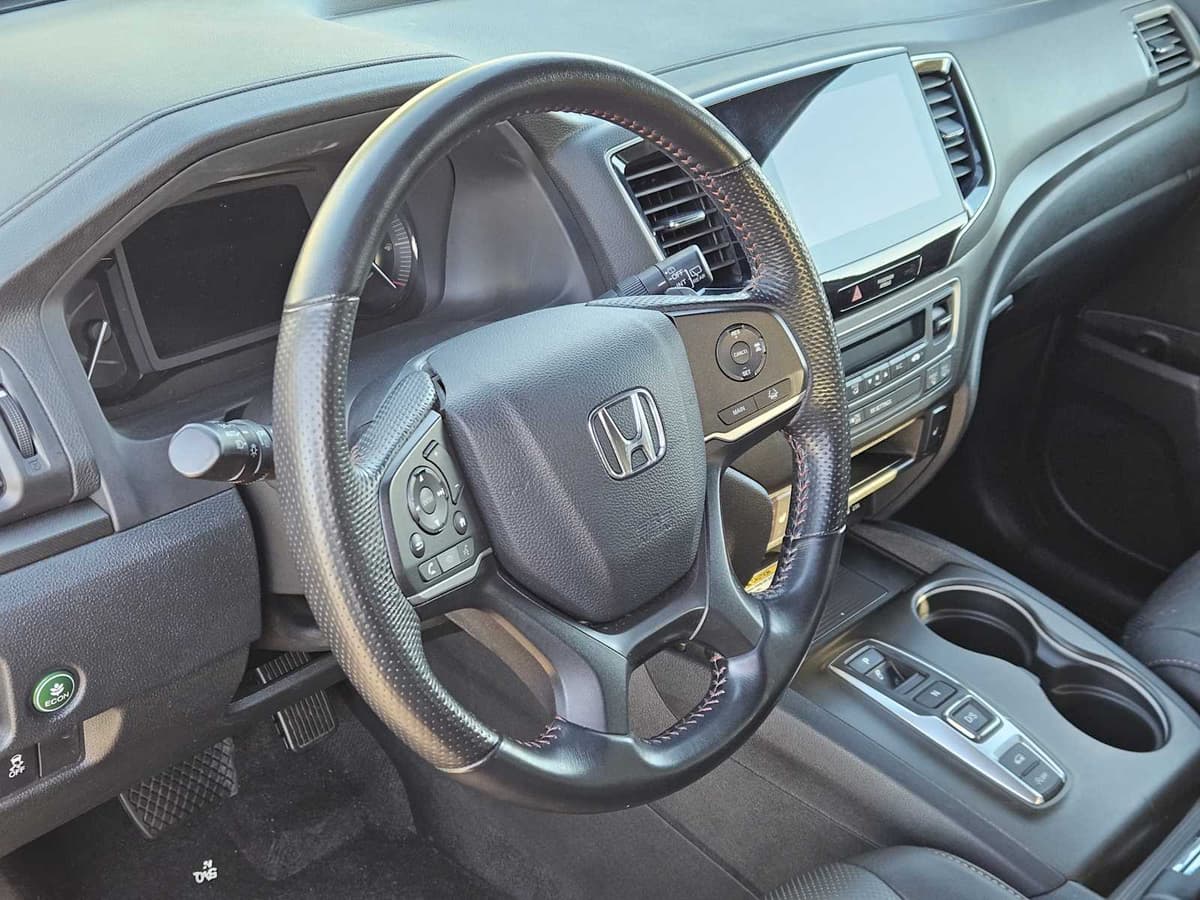 2023 Honda Passport - Image 2