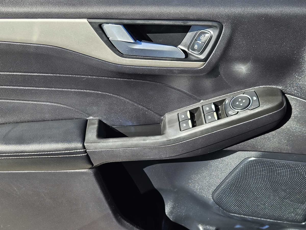 2021 Ford Escape - Image 23