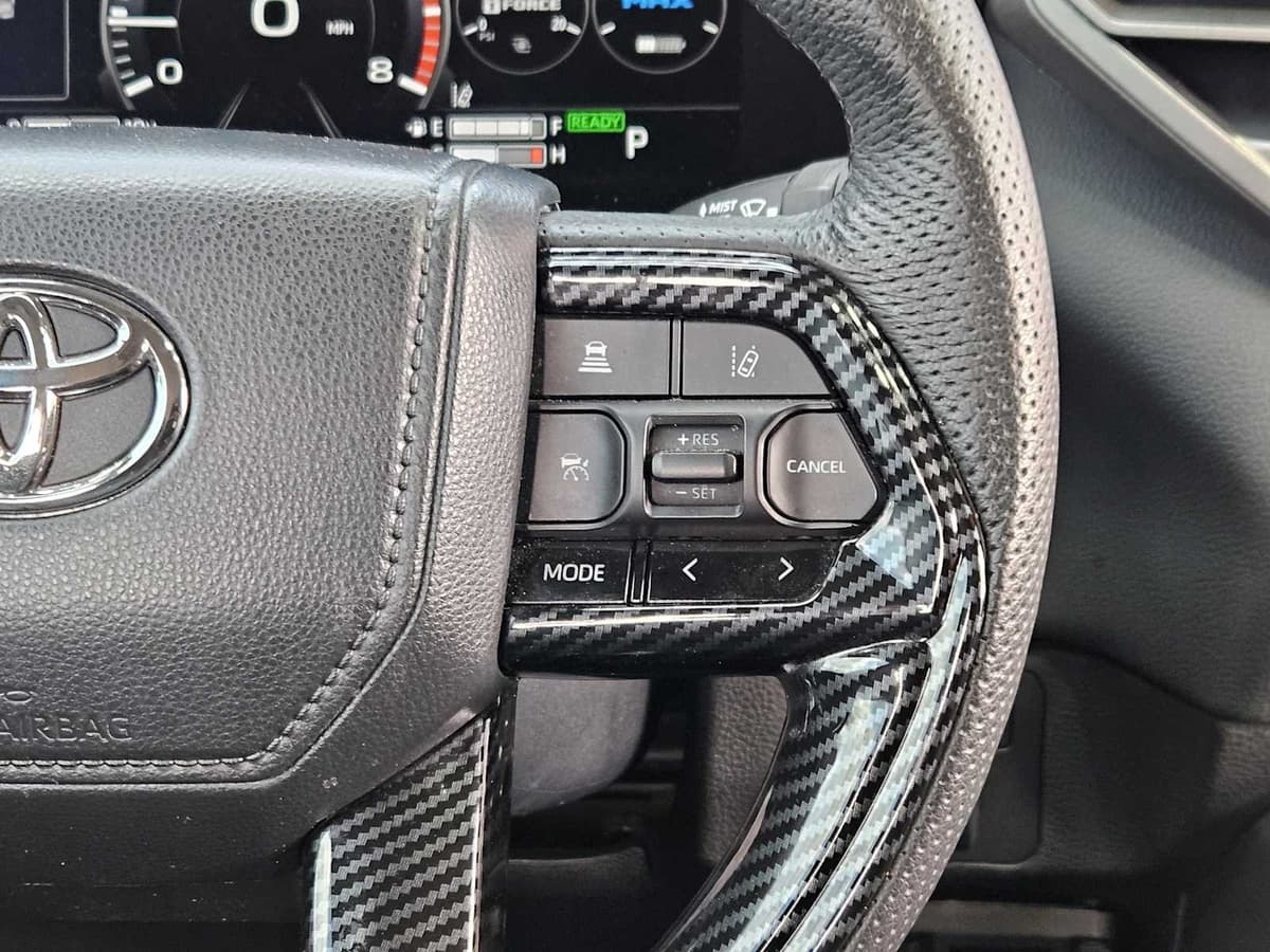 2022 Toyota Tundra - Image 29