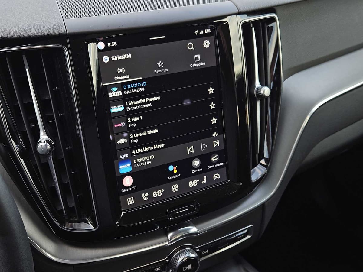 2023 Volvo XC60 - Image 17