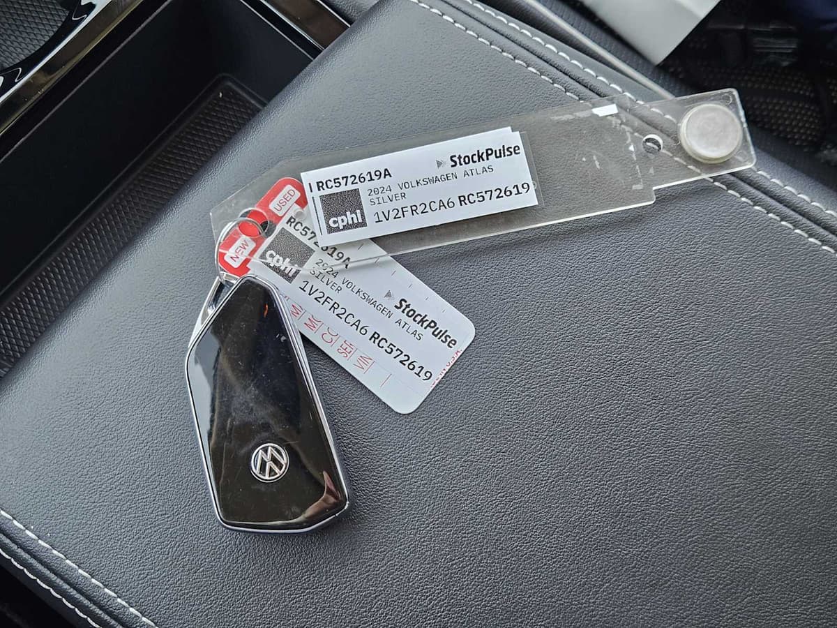 2024 Volkswagen Atlas - Image 35