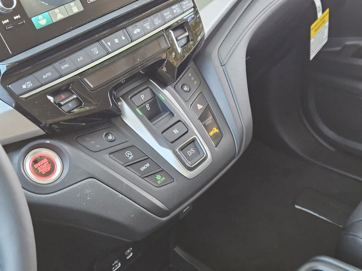 2026 Honda Odyssey - Image 17
