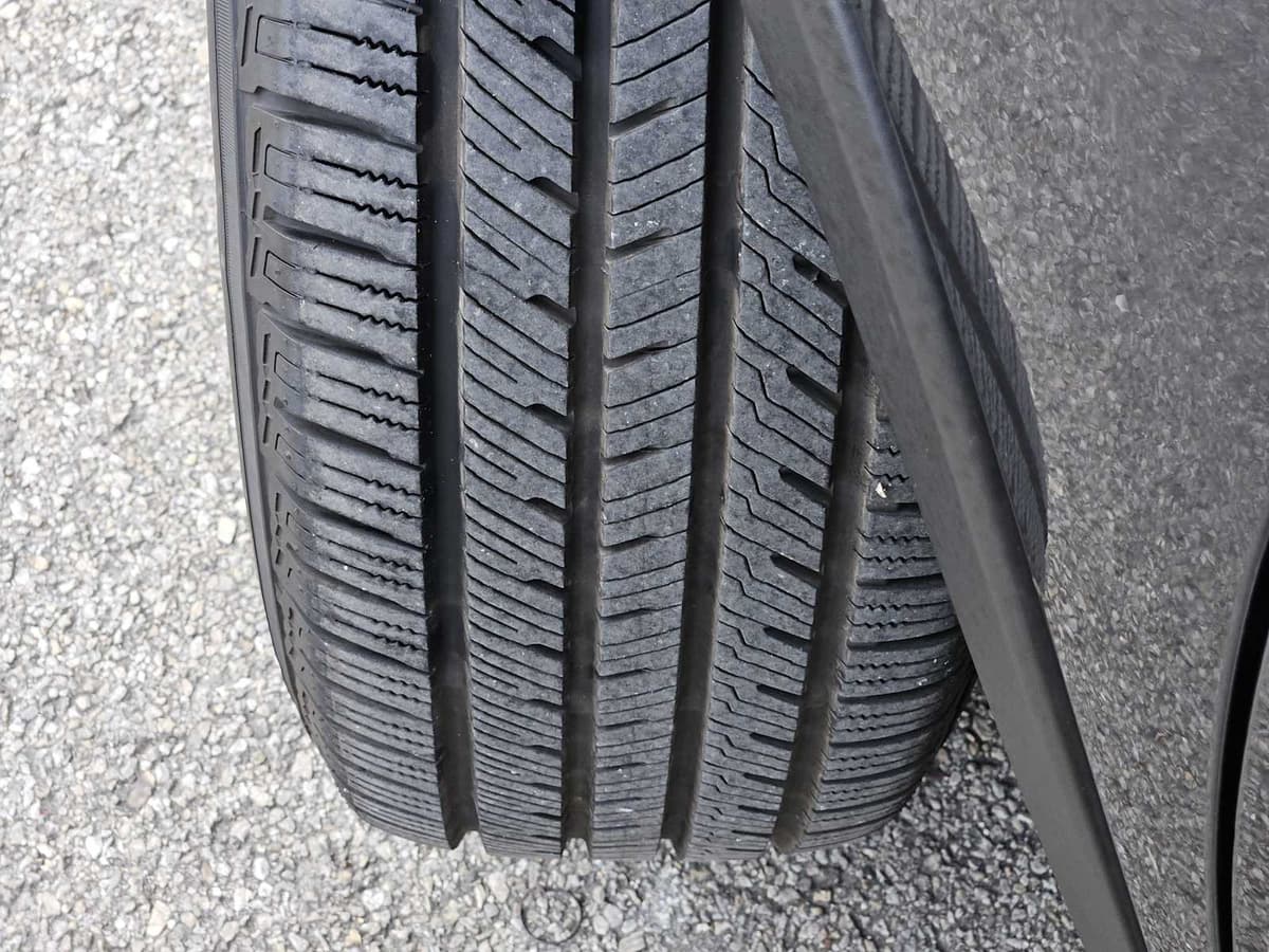 2017 Toyota RAV4 Hybrid - Image 10