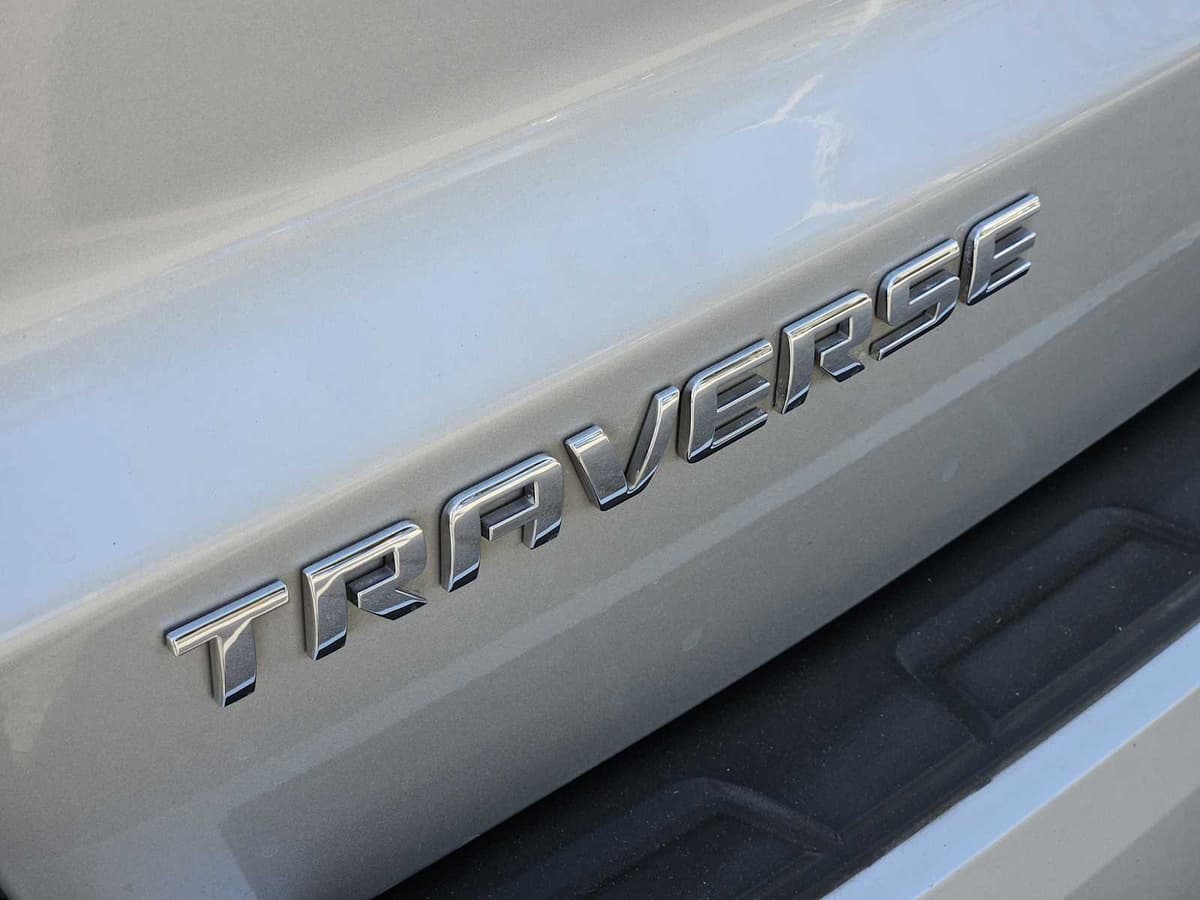 2017 Chevrolet Traverse - Image 11