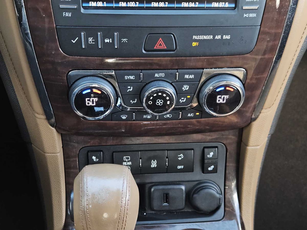 2015 Buick Enclave - Image 19