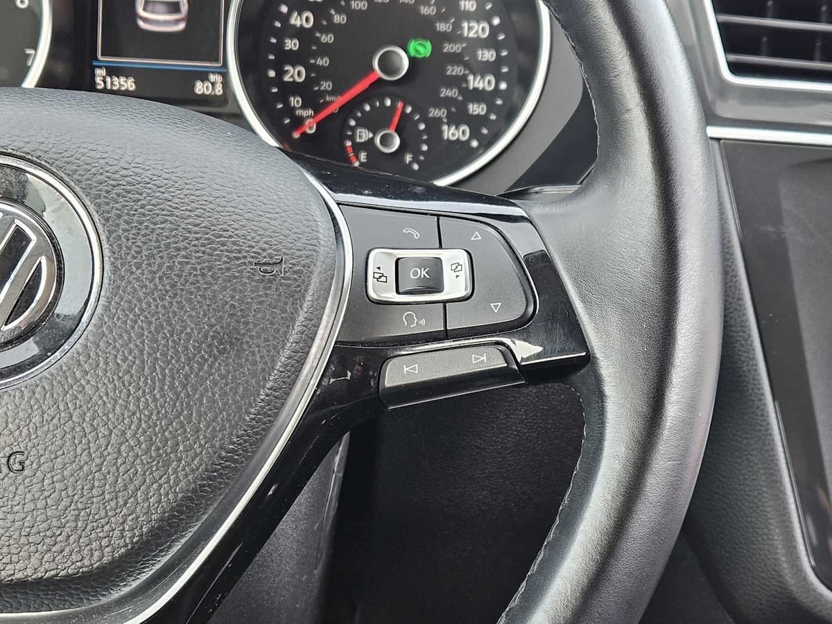 2018 Volkswagen Tiguan - Image 27