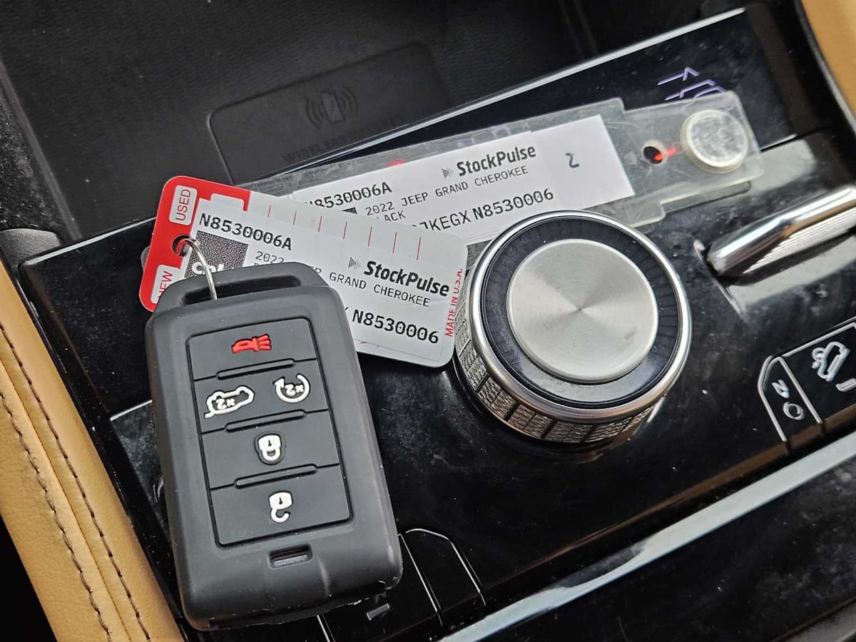 2022 Jeep Grand Cherokee L - Image 34