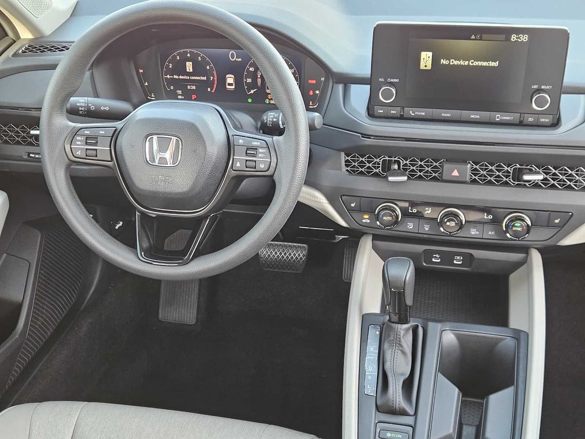 2025 Honda Accord - Image 25