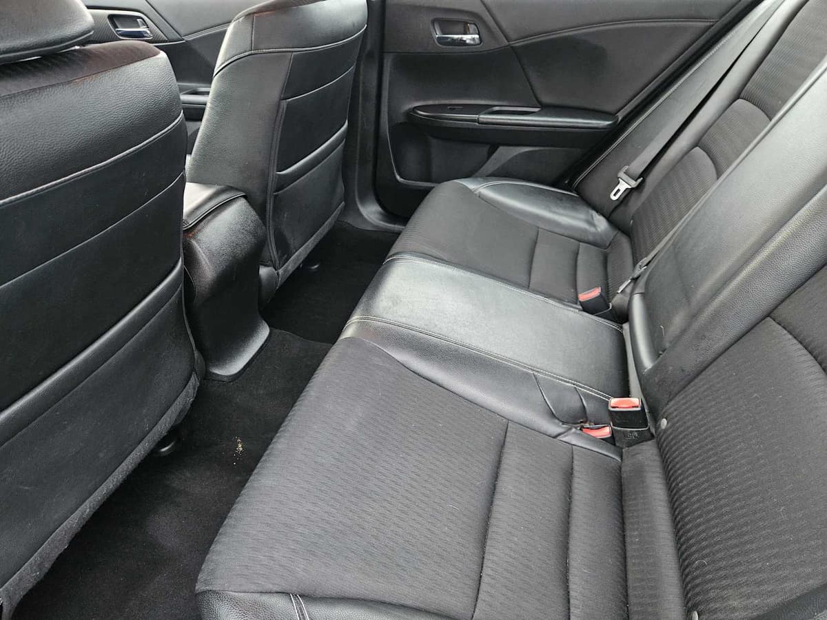 2017 Honda Accord Sedan - Image 27