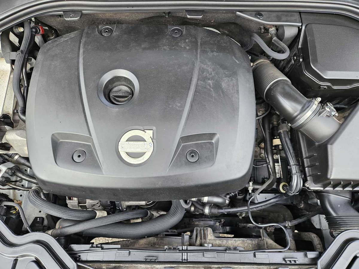 2015 Volvo S60 - Image 29