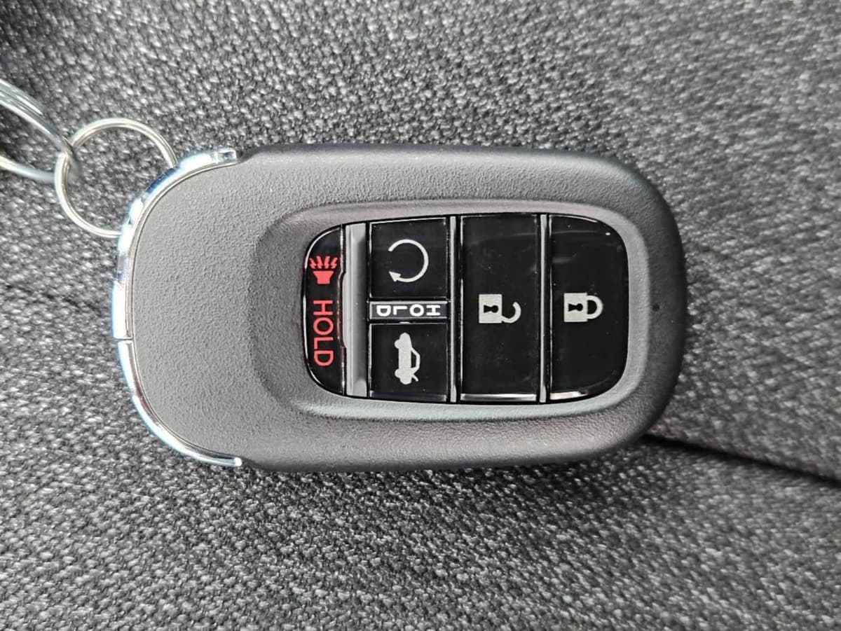 2025 Honda Accord - Image 25