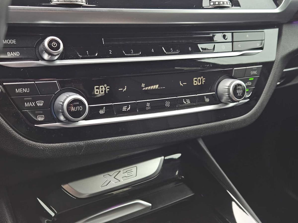 2019 BMW X3 sDrive30i - Image 19