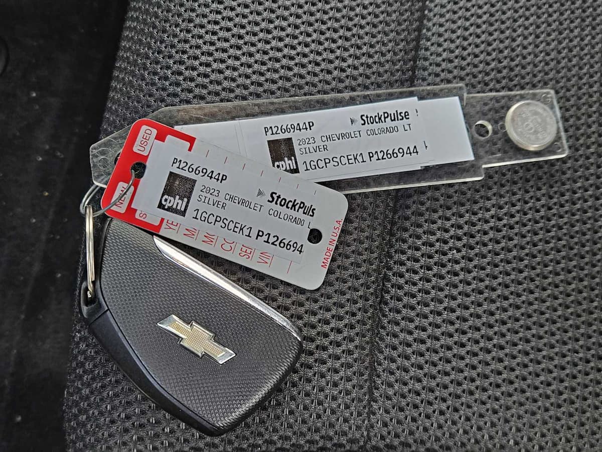 2023 Chevrolet Colorado - Image 32