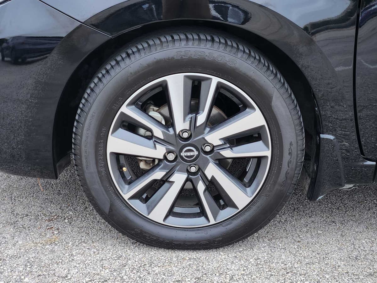 2024 Nissan Versa - Image 9