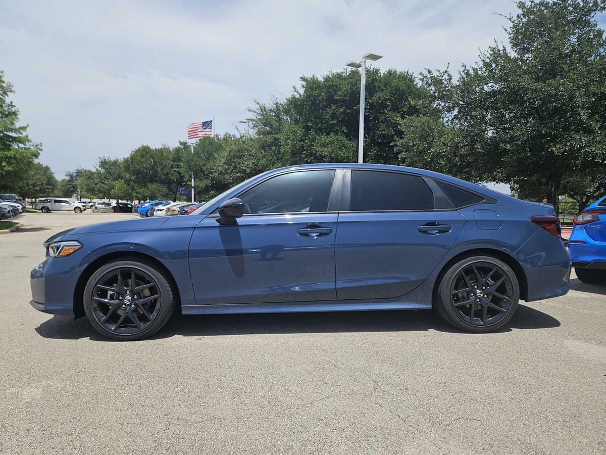2026 Honda Civic Hybrid - Image 4