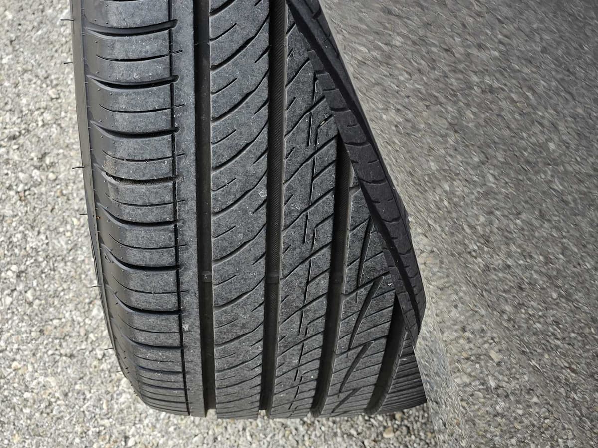 2023 Chevrolet Malibu - Image 10