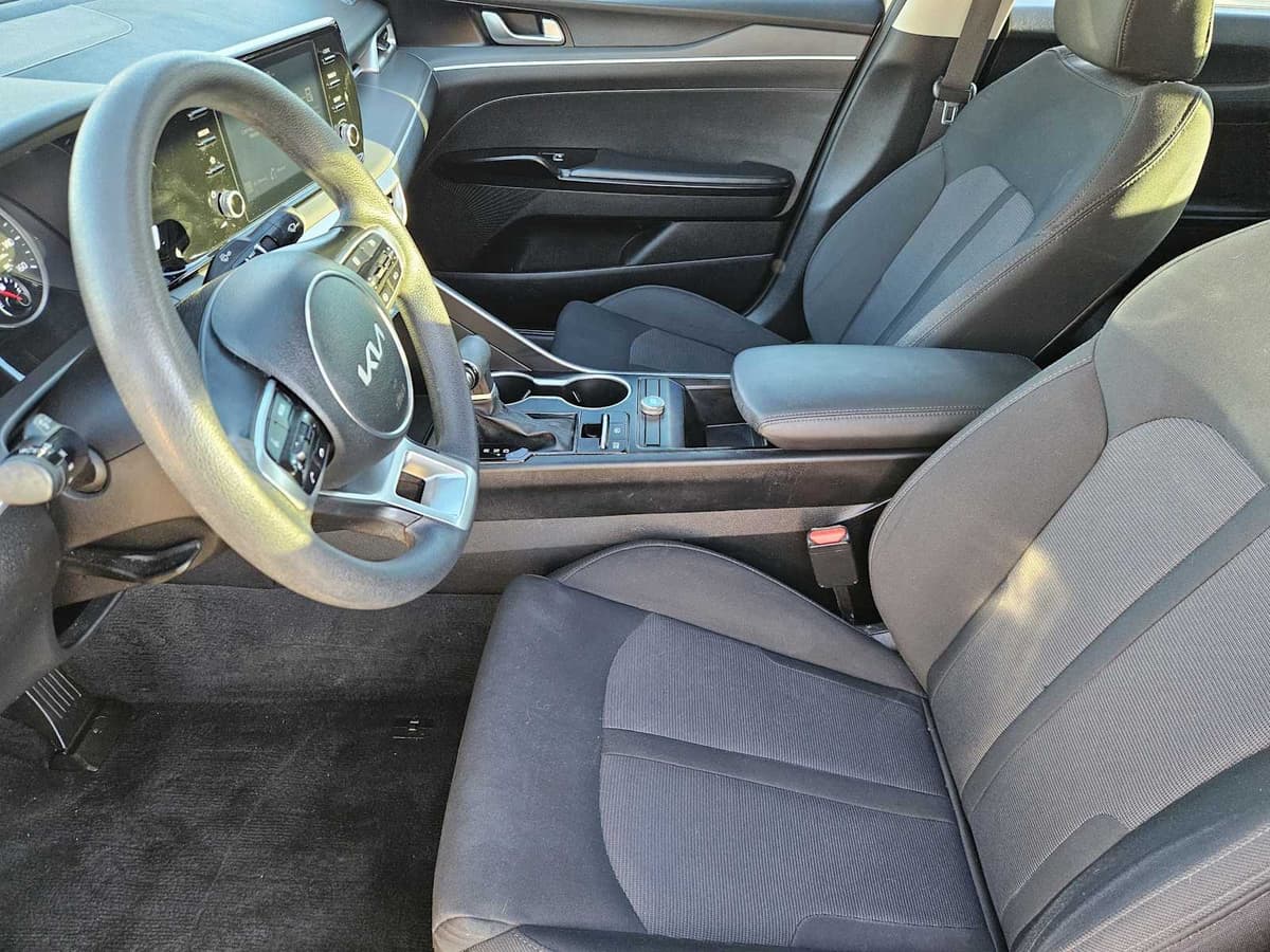 2022 Kia K5 - Image 12