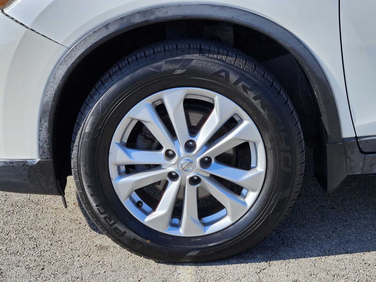 2016 Nissan Rogue - Image 9