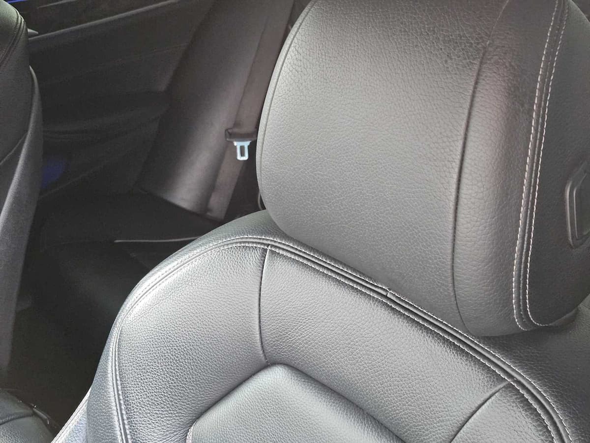 2018 BMW 530e iPerformance - Image 14