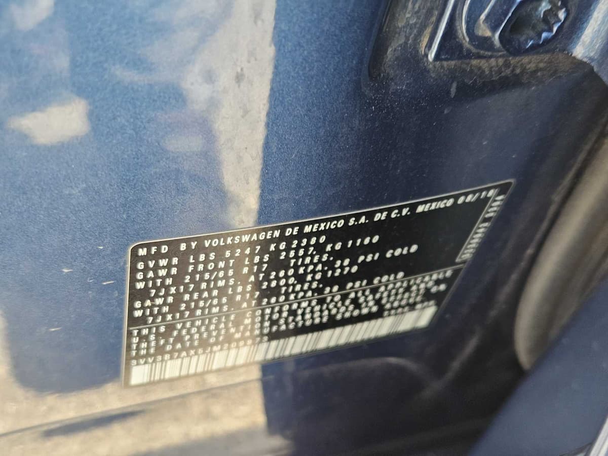 2018 Volkswagen Tiguan - Image 32