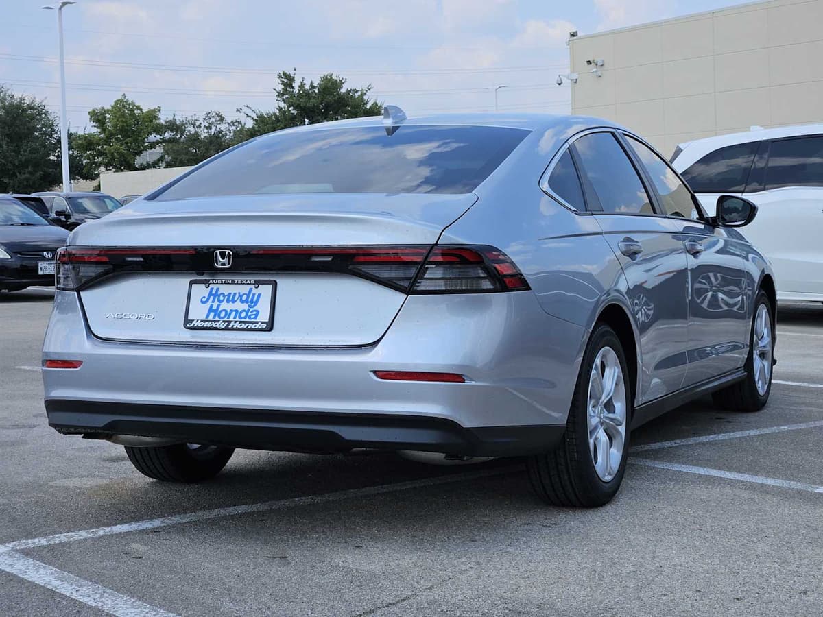 2025 Honda Accord - Image 4