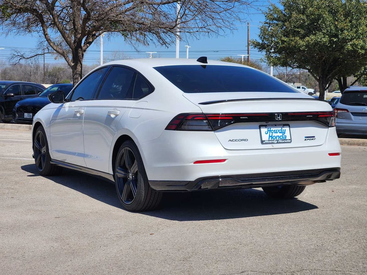 2026 Honda Accord Hybrid - Image 4