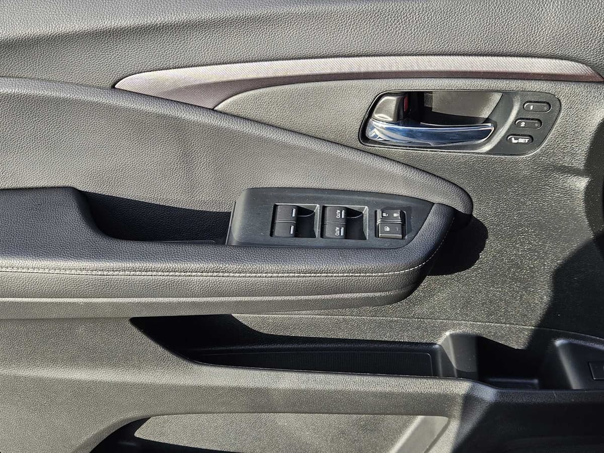 2023 Honda Ridgeline - Image 23