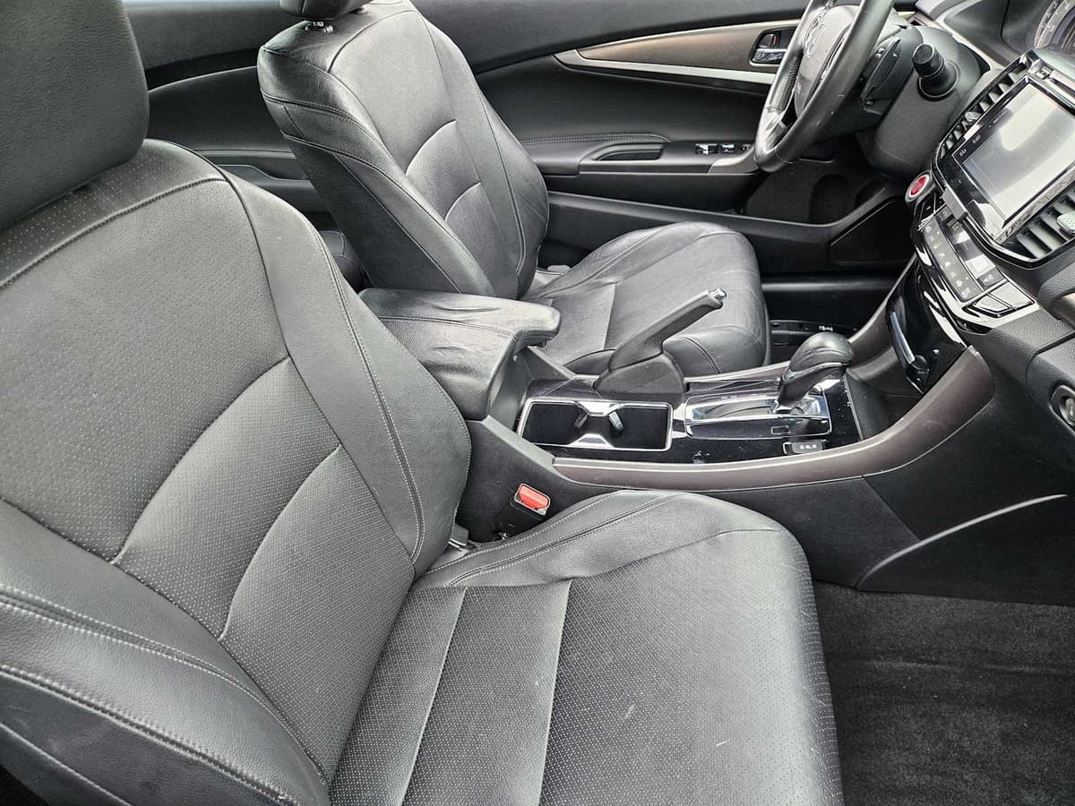 2016 Honda Accord Coupe - Image 14