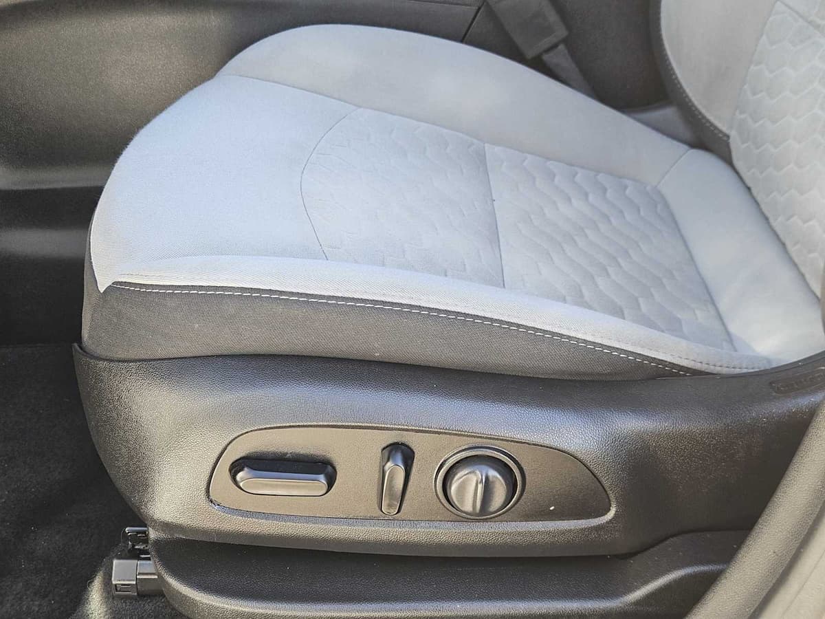 2021 Chevrolet Equinox - Image 22