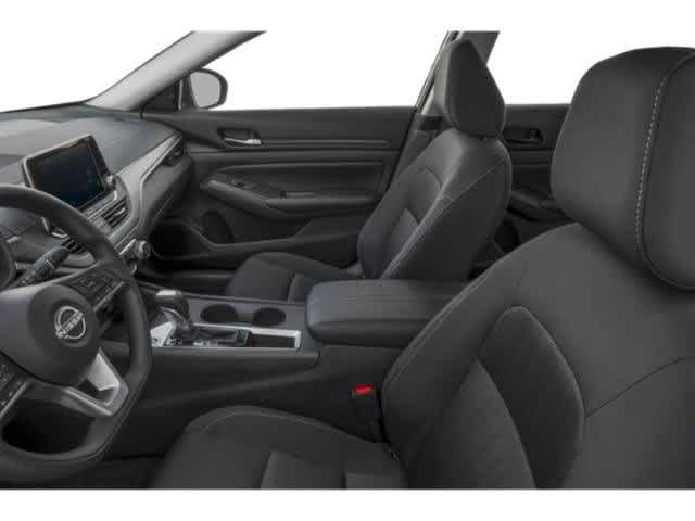 2025 Nissan Altima - Image 8