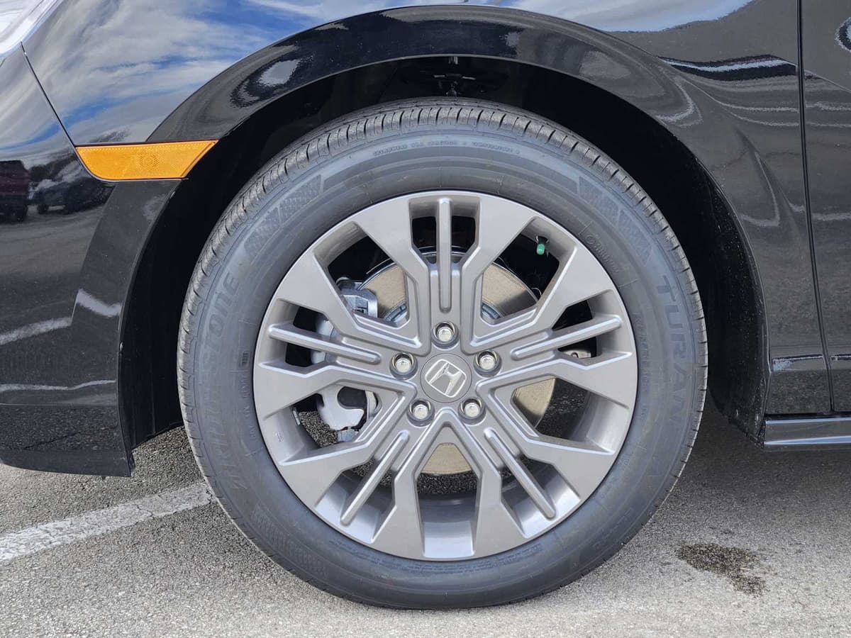 2026 Honda Odyssey - Image 8