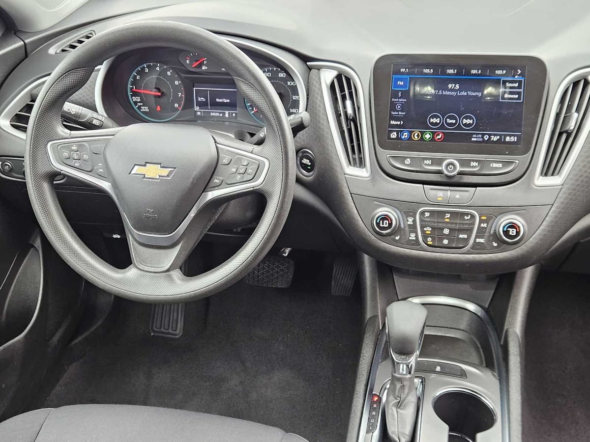 2023 Chevrolet Malibu - Image 25