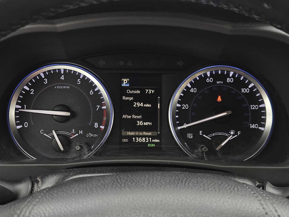 2017 Toyota Highlander - Image 16