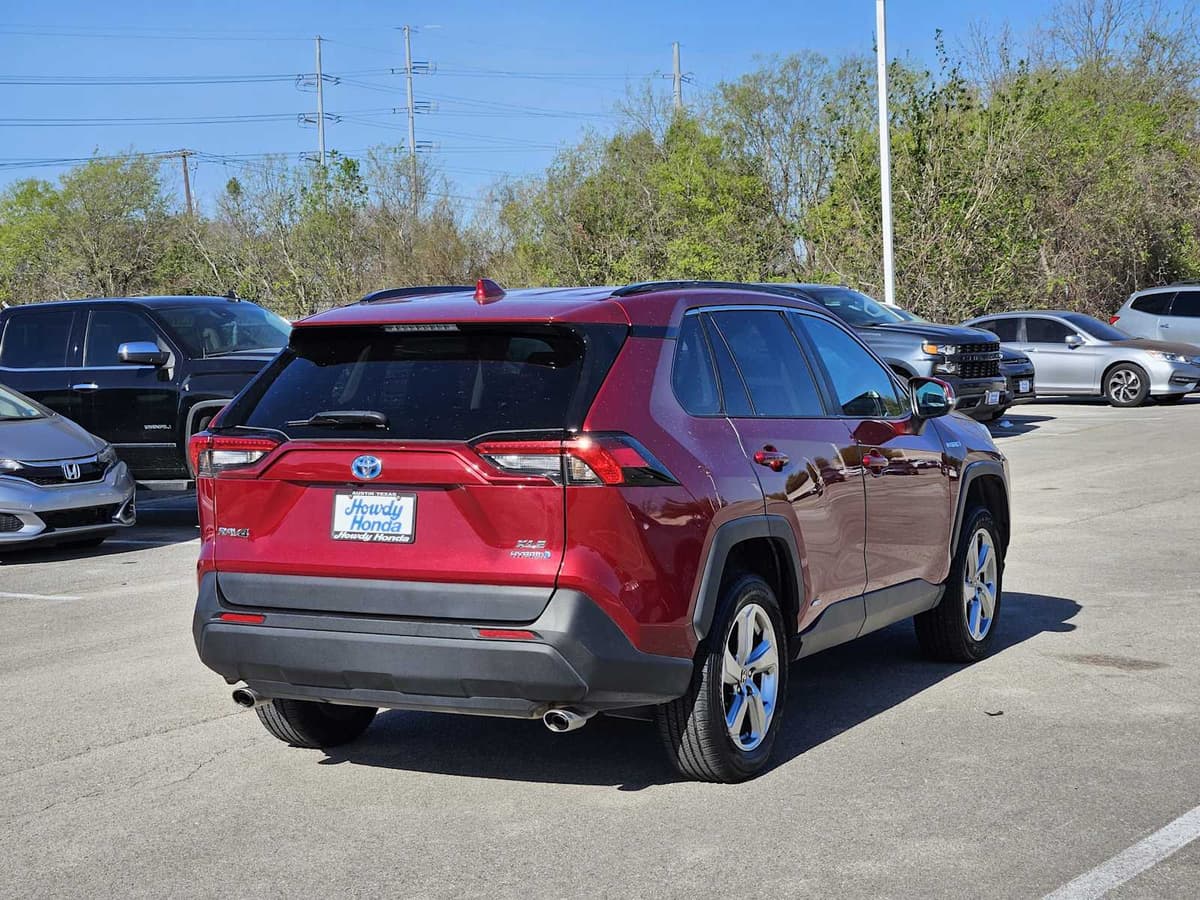 2021 Toyota RAV4 - Image 6