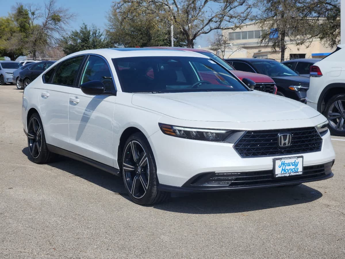 2025 Honda Accord Hybrid - Image 3
