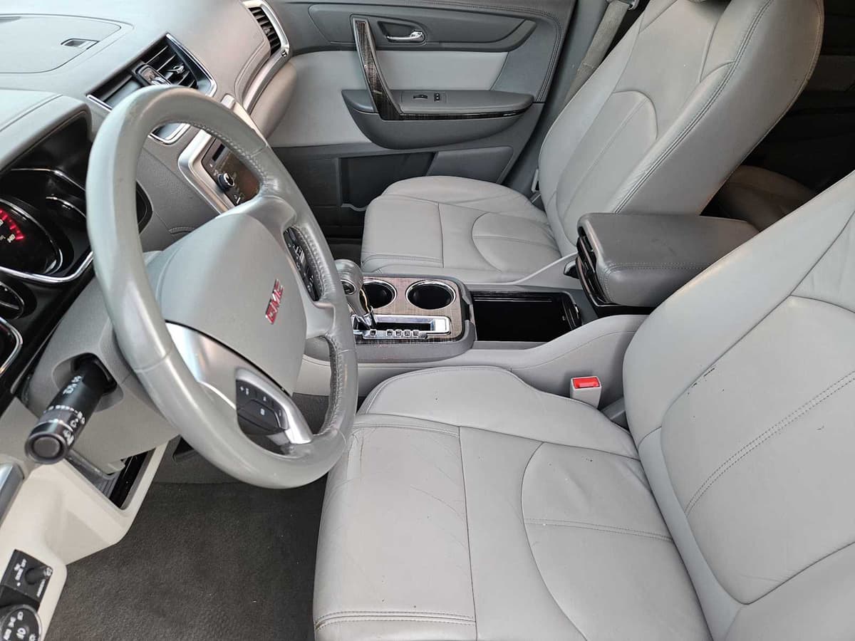 2015 GMC Acadia - Image 11