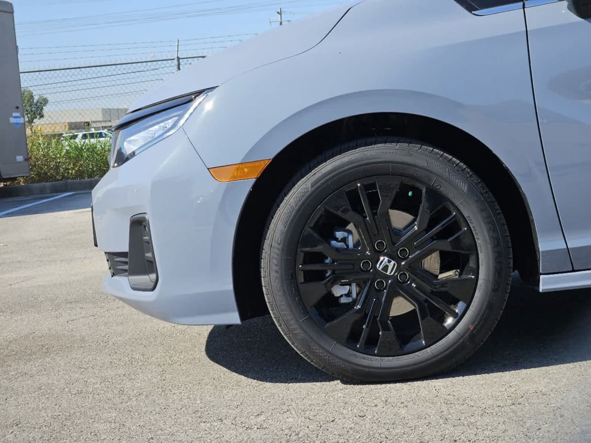 2026 Honda Odyssey - Image 7