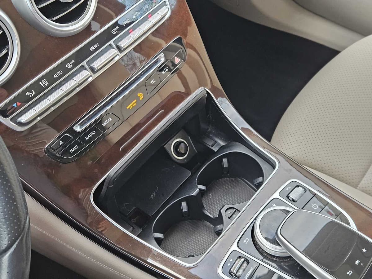 2017 Mercedes-Benz GLC 300 - Image 17