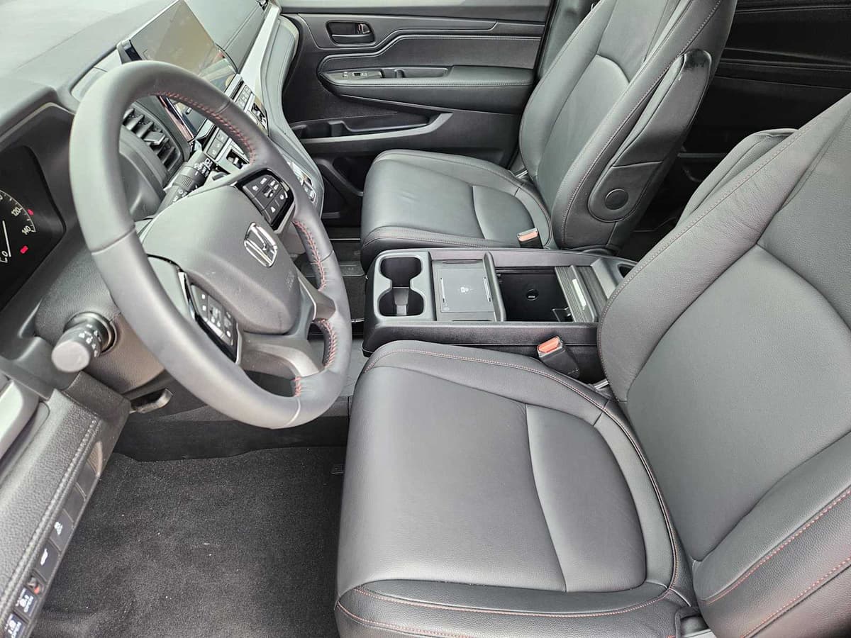 2026 Honda Odyssey - Image 13