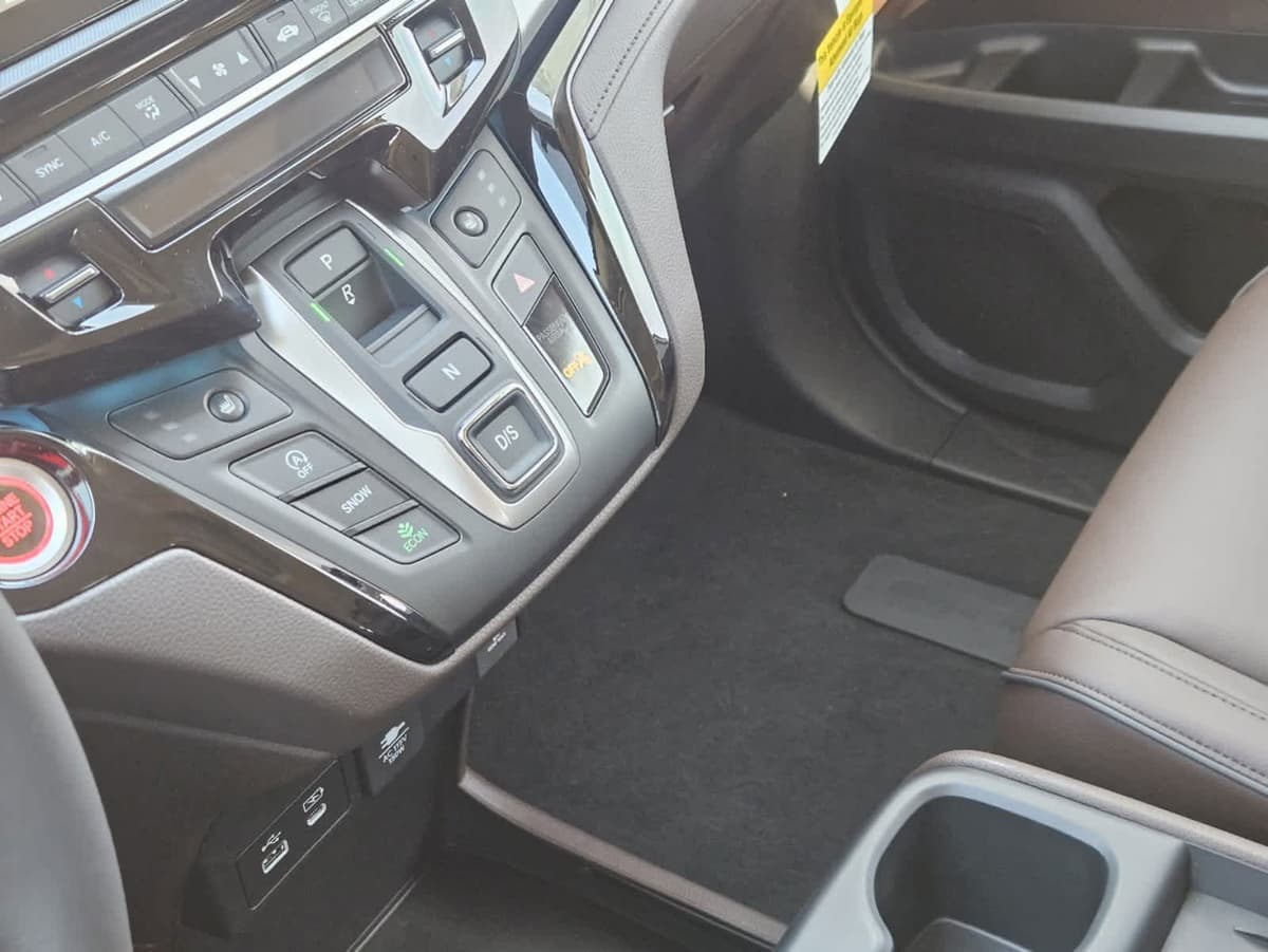 2026 Honda Odyssey - Image 17
