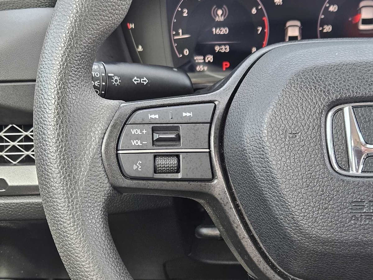 2023 Honda Accord - Image 25