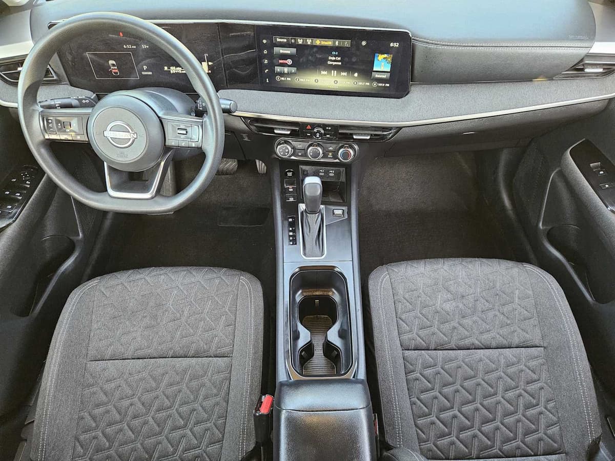 2025 Nissan Kicks - Image 23