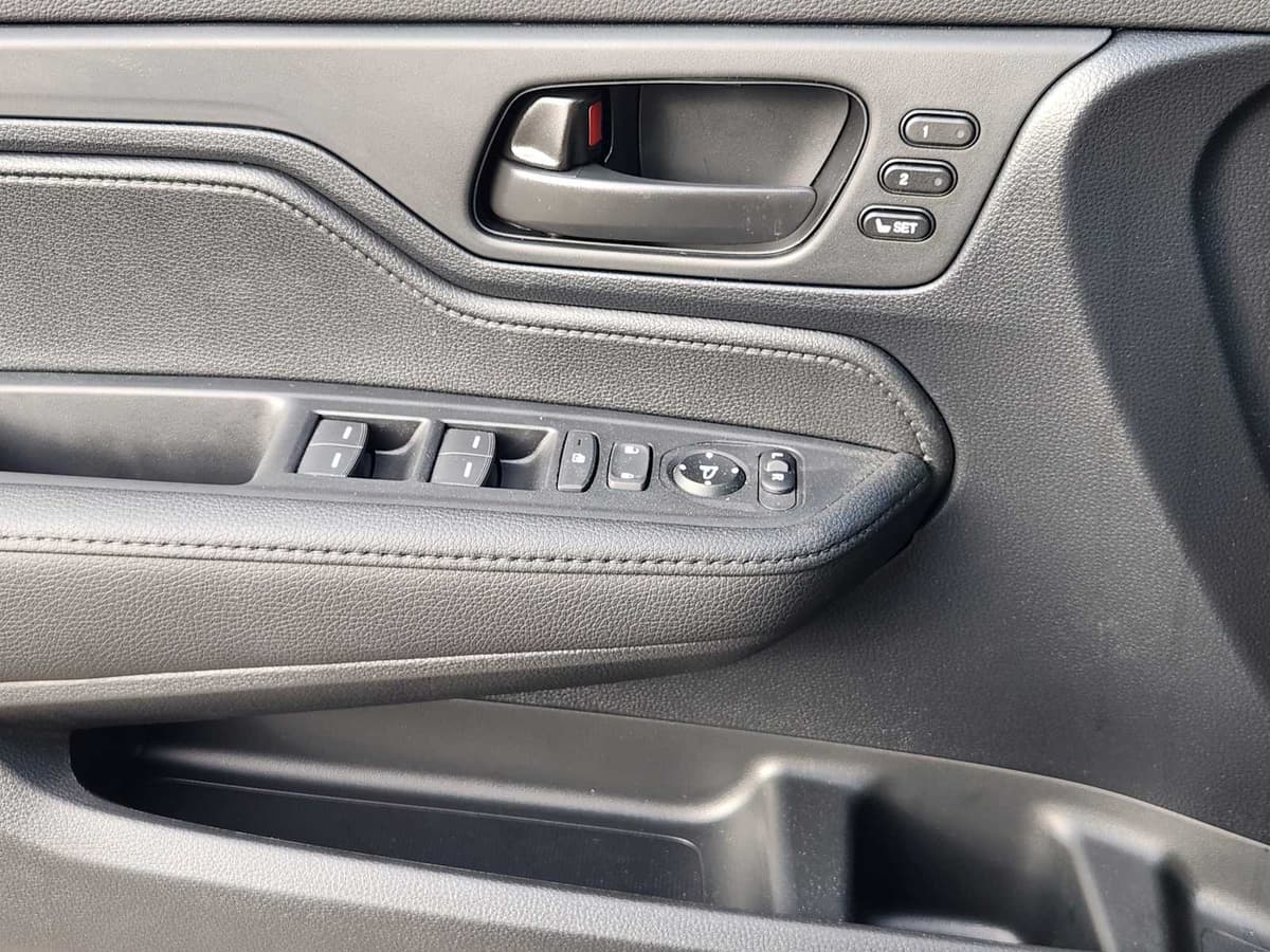 2026 Honda Odyssey - Image 18